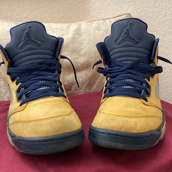 Michigan Jordan Retro - Picture 6 of 7